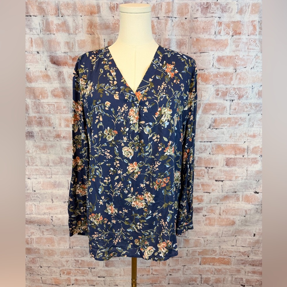 Navy Floral V-Neck Blouse